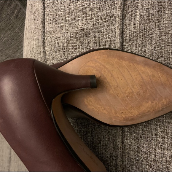 Clarks Maroon Heels - Picture 5 of 6